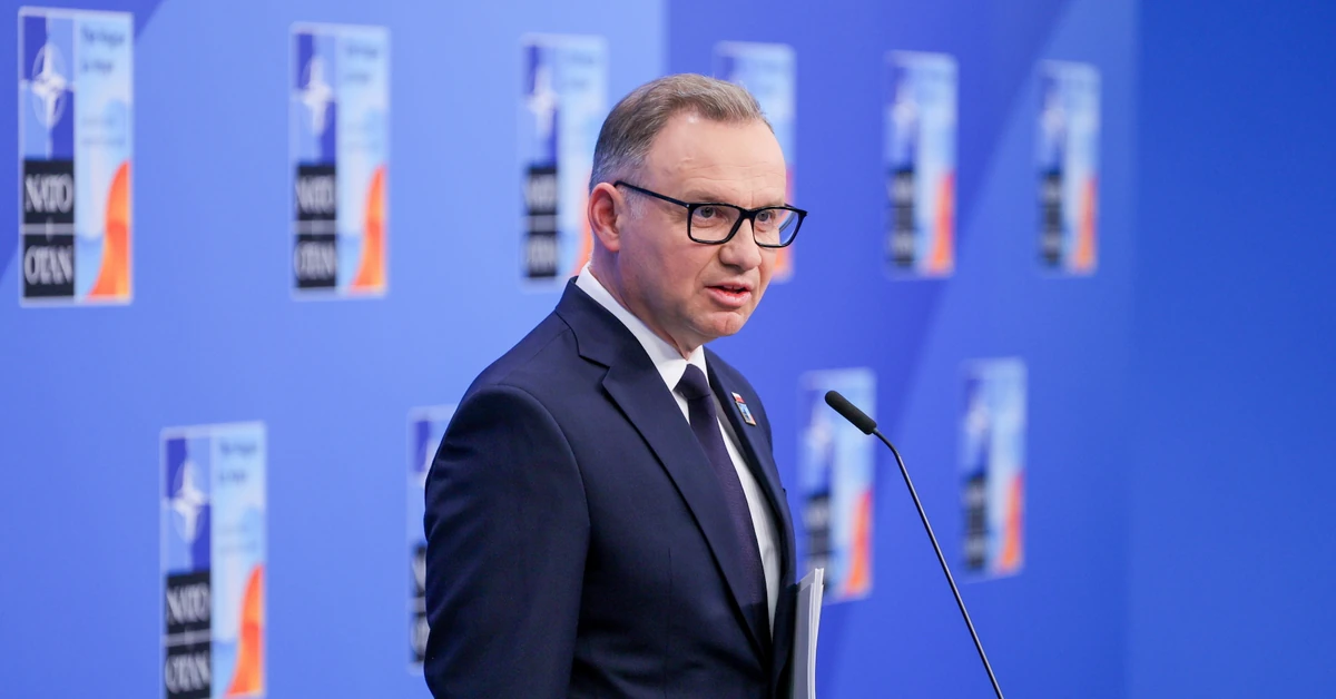 "Troszkę bulwersujące". Duda chce rozmowy z Sikorskim w sprawie ambasadorów