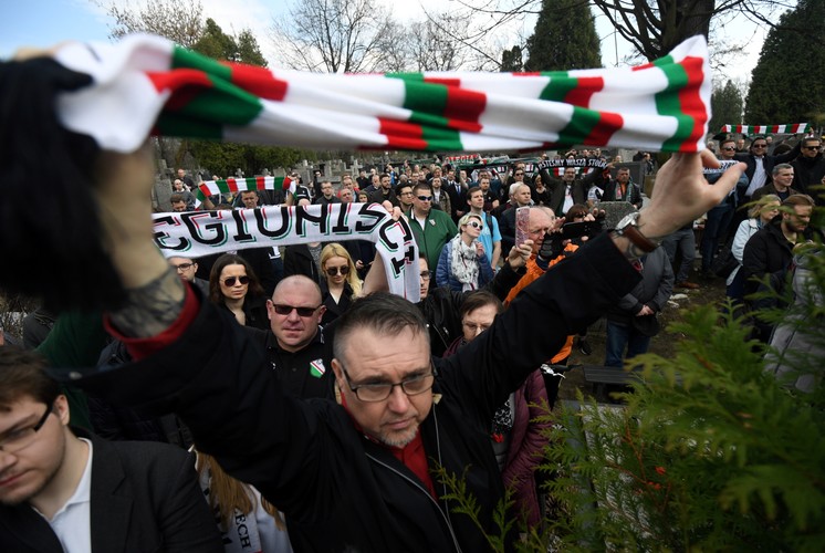 Uroczystości pogrzebowe dziennikarza sportowego Pawła Zarzecznego