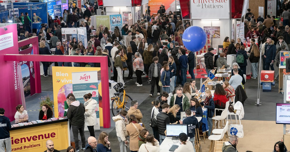 Your entry-level job is getting harder thanks to AI | Business Insider ...