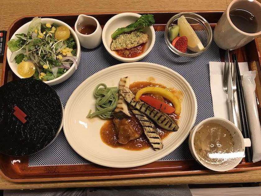 Posiłki w japońskim szpitalu