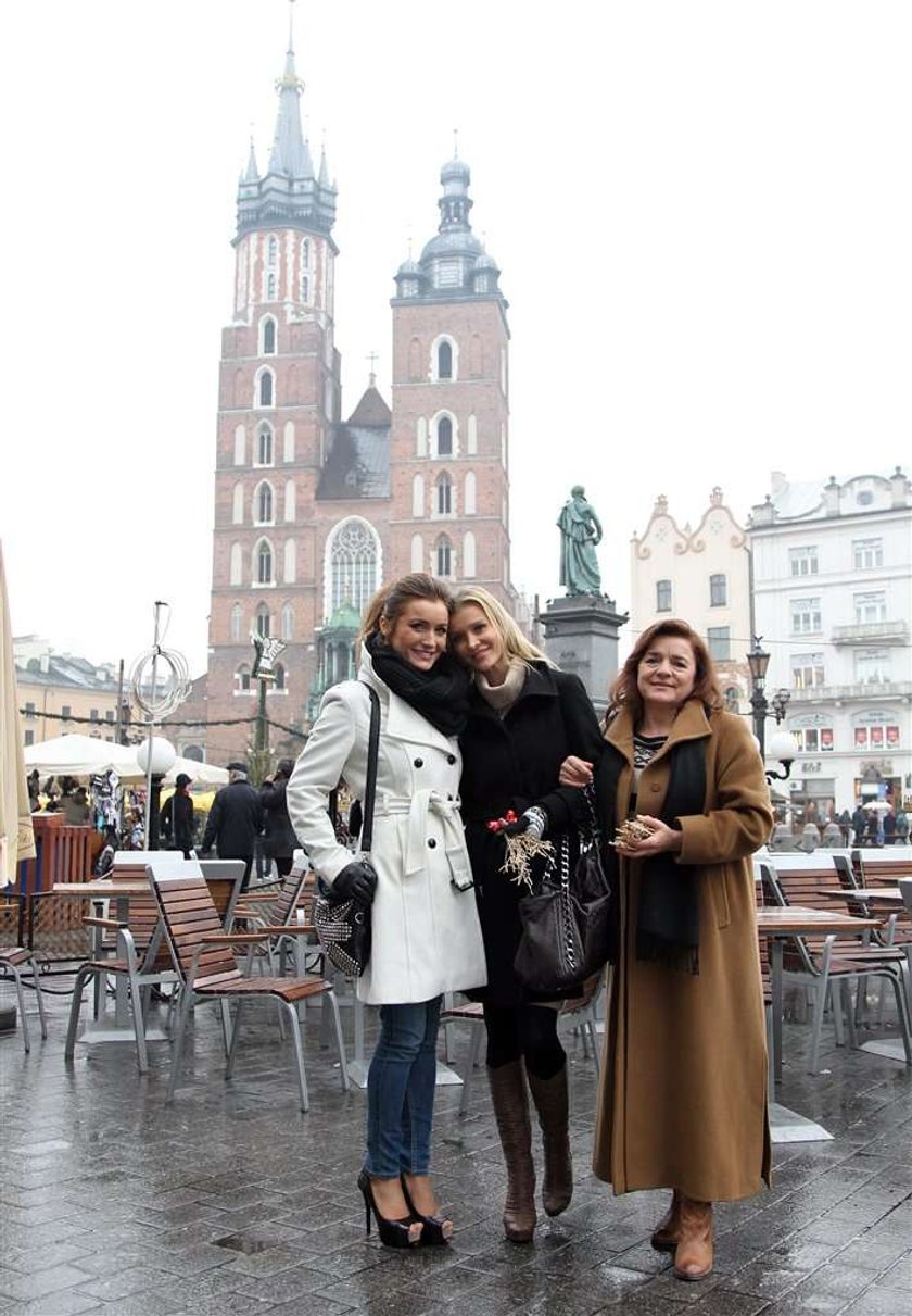 Joanna i Marta Krupa z mamą w Krakowie. FOTO