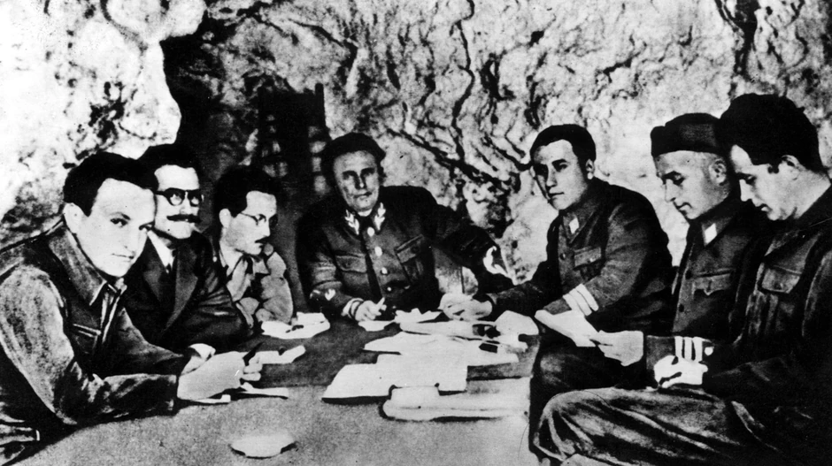 Tito sa štabom tokom Drugog svetskog rata