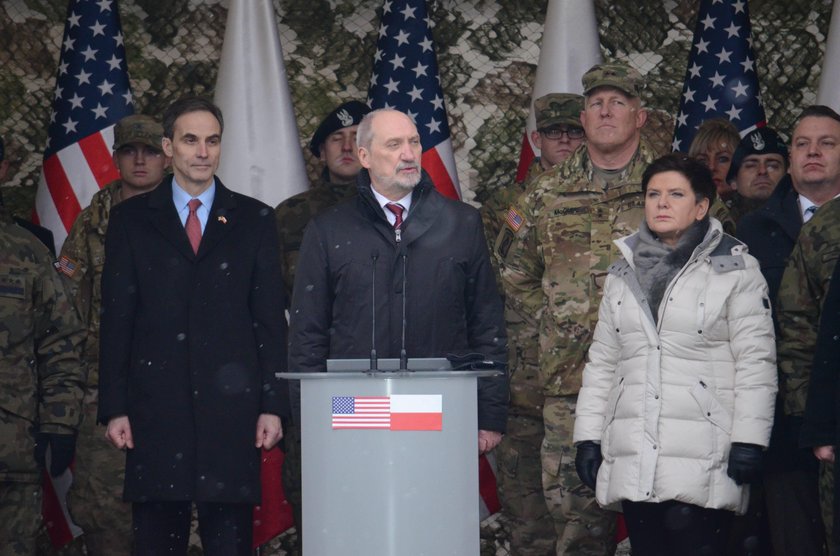 BOR przeszukuje amerykańskich żołnierzy