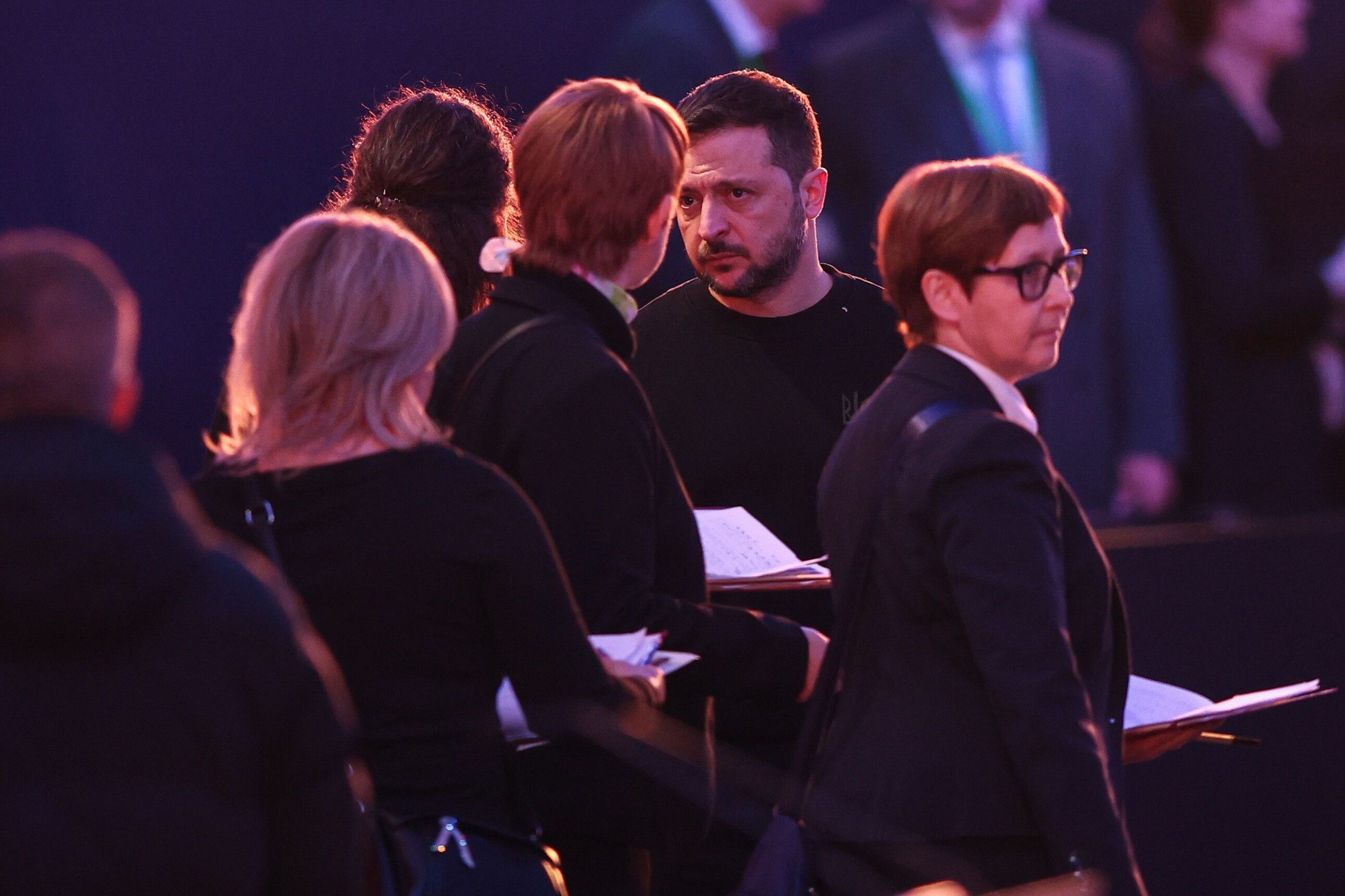 Ukrajinský prezident Volodymyr Zelenskyj (druhý sprava) pri príležitosti 80. výročia oslobodenia koncentračného tábora Auschwitz-Birkenau v Osvienčime.
