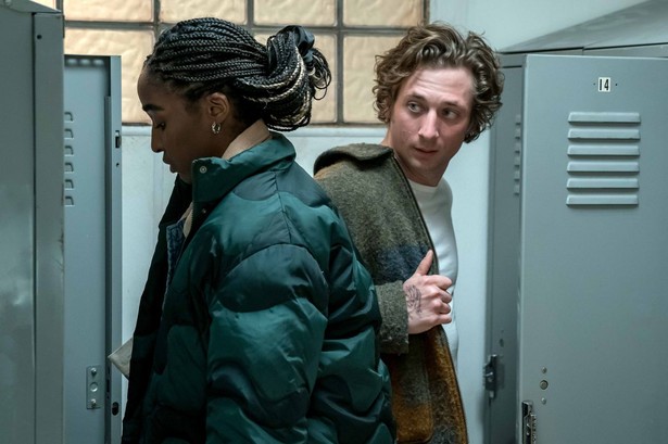 Ayo Edebiri i Jeremy Allen White w serialu "The Bear"