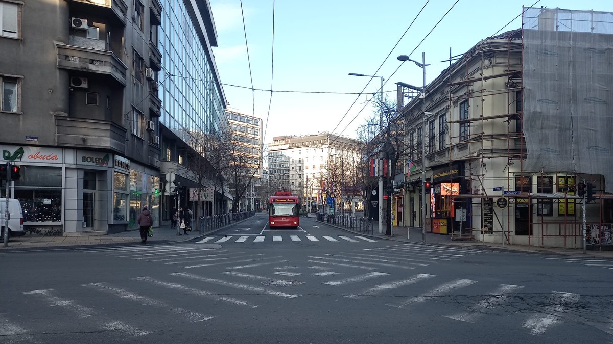 Sretenje u Beogradu: Prazne ulice i autobusi, mostovi bez gužvi, nigde ...