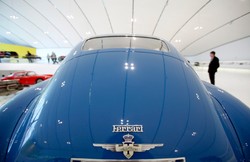 W Polsce była "czarna wołga". W Chinach jest czarne ferrari