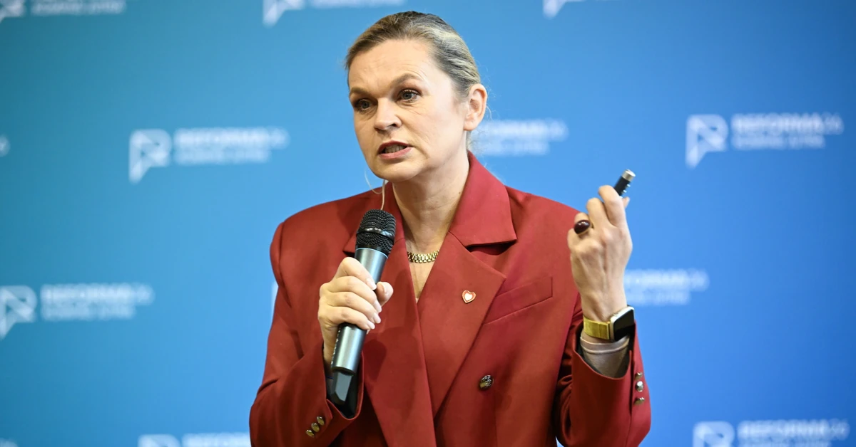 Nie tylko telefony komórkowe. MEN wprowadza także inny istotny zakaz dla uczniów