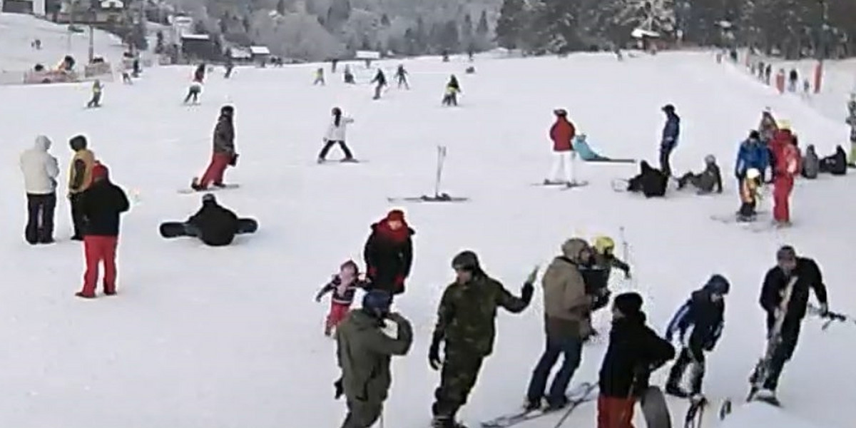 Szczyrk. Pierwsi narciarze na Przełęczy Salmopolskiej 