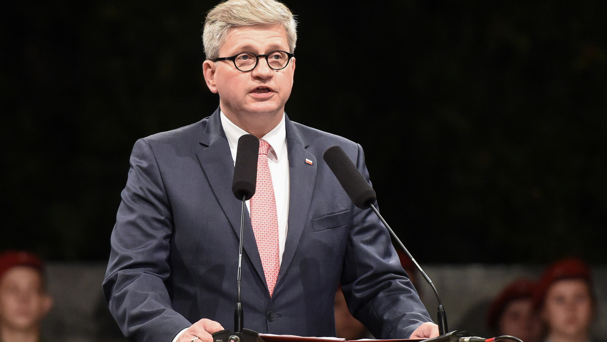 Prezydent powinien mieć wpływ na obsadę stanowiska szefa MON, jest bowiem zwierzchnikiem Sił Zbrojnych z największym mandatem społecznym, wybieranym w wyborach bezpośrednich - uważa szef Biura Bezpieczeństwa Narodowego Paweł Soloch.