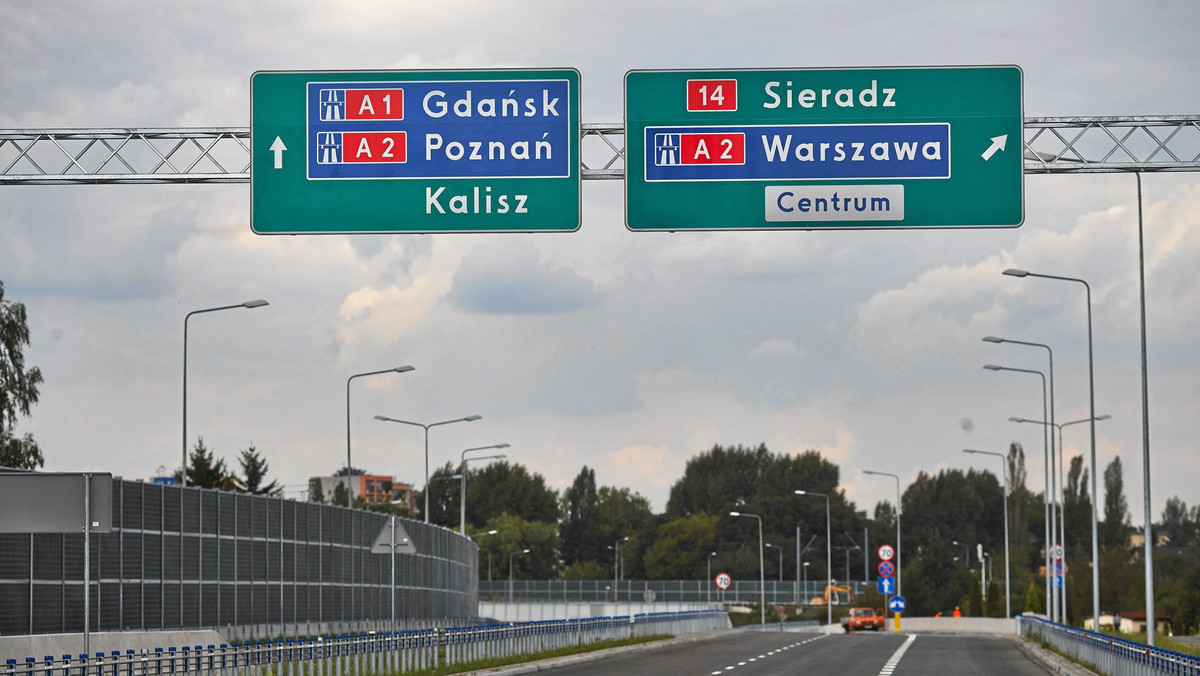 Trasa Górna, łącząca al. Jana Pawła II i ul. Rzgowską w Łodzi, zostanie oddana do użytku w nocy z niedzieli na poniedziałek. Trasa, będąca fragmentem drogi krajowej nr 1, ma wyprowadzić większość ruchu tranzytowego z południowej części miasta.