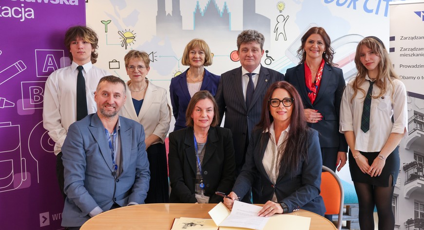 Umowa podpisana, a patronat Wrocławskich Mieszkań gwarantuje, że uczniowie będą się uczyć na rzeczywistych przykładach.