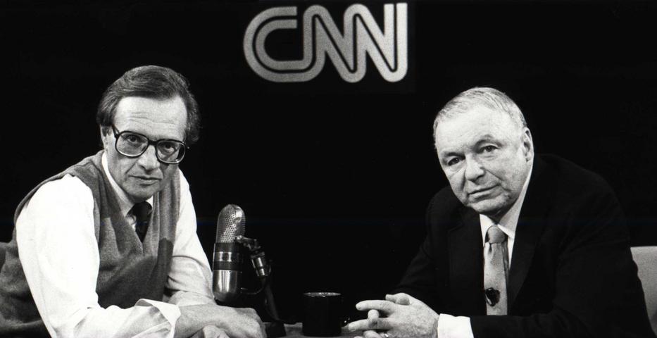 1988-ban Frank Sinatra (jobbra) húsz évnyi hallgatás után neki adott először interjút / Fotó: Northfoto