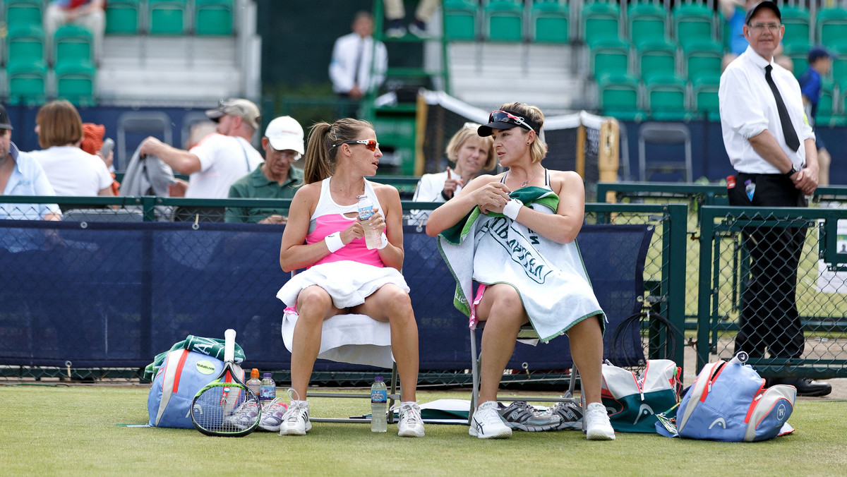 Alicja Rosolska i Abaigail Spears awansowały do ćwierćfinału debla turnieju WTA International w Honkongu. Polka i reprezentantka USA pokonały 6:2, 6:3 Amerykankę Jennifer Brady i Rumunkę Monicę Niculescu. 