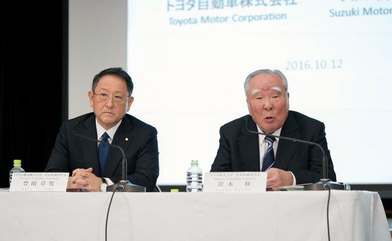 Akio Toyoda i Osamu Suzuki