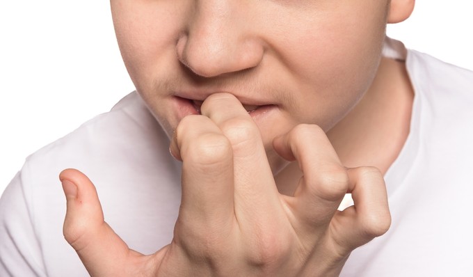 Stresszes, rágja a körmét, bőrét? Ez az egyszerű módszer segíthet leszokni