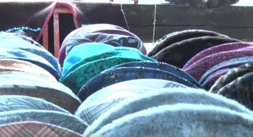 Šajkače koje Zagorka Stojanović pravi u raznim bojama