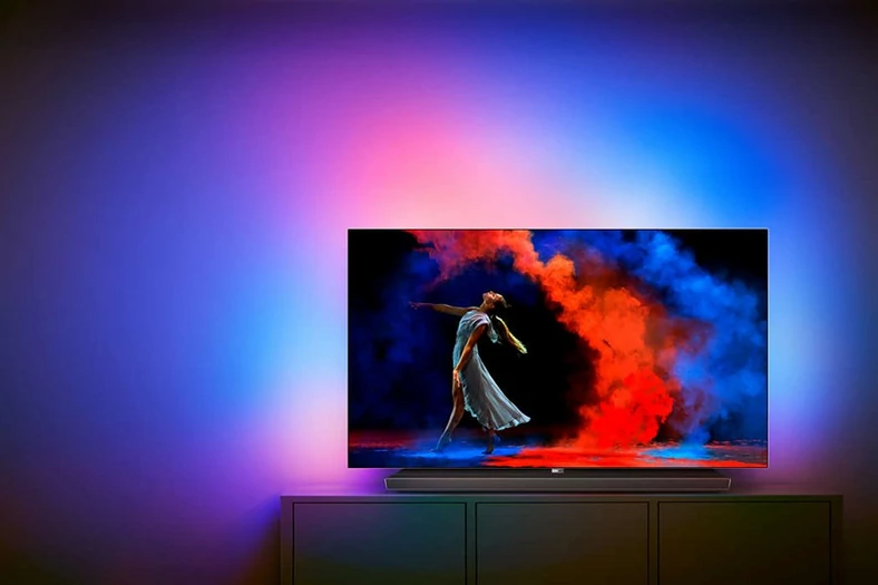 Ambilight w połączeniu z ekranem OLED potrafi dostarczyć spektakularnych wrażeń wizualnych
