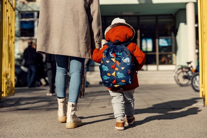 Fél, hogy megfázik a gyereke az iskolában? Ezeket a gyógynövényeket, vitaminokat javasolja az orvos