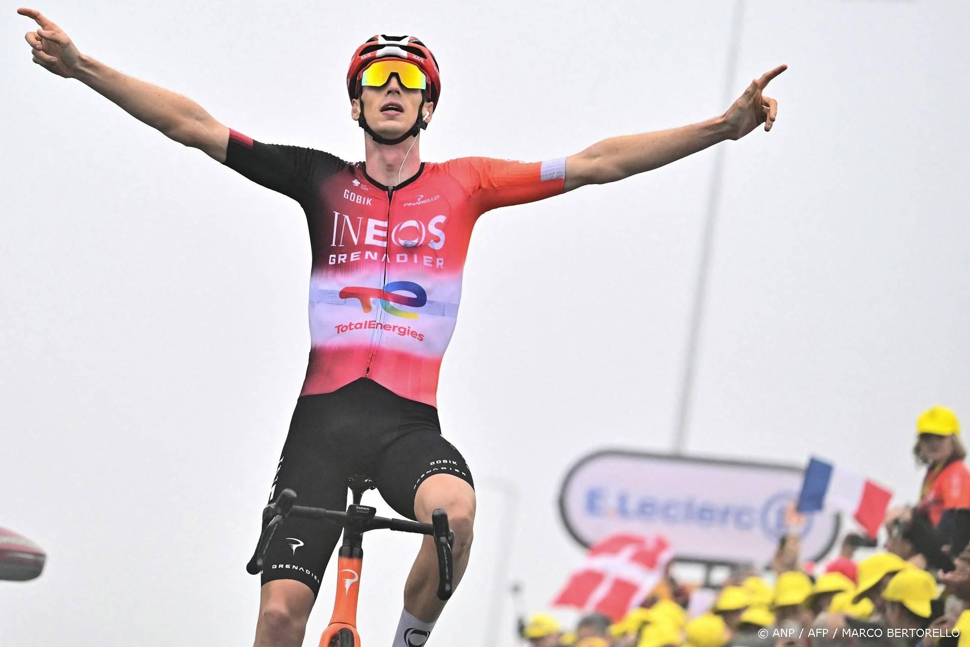 Thymen Arensman wint eerste Tour-etappe met solo-aanval