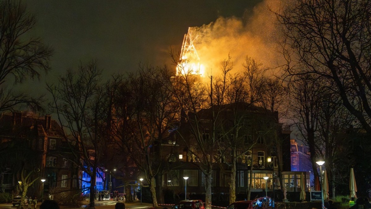 Izgorela crkva u Amsterdamu 