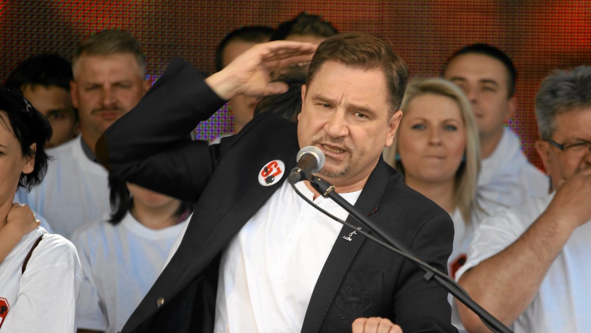 W przyszły czwartek w Komendzie Wojewódzkiej Policji w Gdańsku dojdzie do przesłuchania Przewodniczącego KK ZSZZ "Solidarność", Piotra Dudy. Chodzi o spektakularne odpiłowanie napisu "im. Lenina" znad bramy Stoczni Gdańskiej, do którego doszło pod koniec sierpnia tego roku.