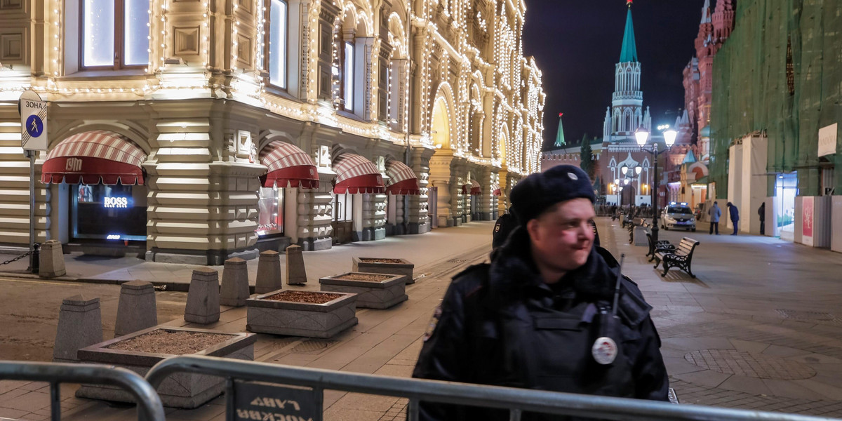 Alarm bombowy w centrum Moskwy. Kilka tys. osób ewakuowanych