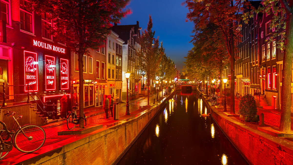 Zakaz wycieczek po dzielnicy czerwonych latarni w Amsterdamie