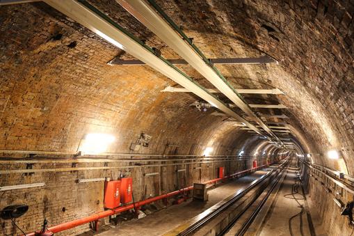 metro, kolejka, tunel