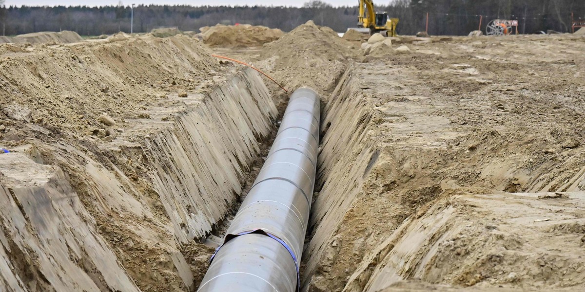 Gazociąg Eugal, jest lądowym  przedłużeniem Nord Stream. Biegnie on wzdłuż wschodnich Niemiec