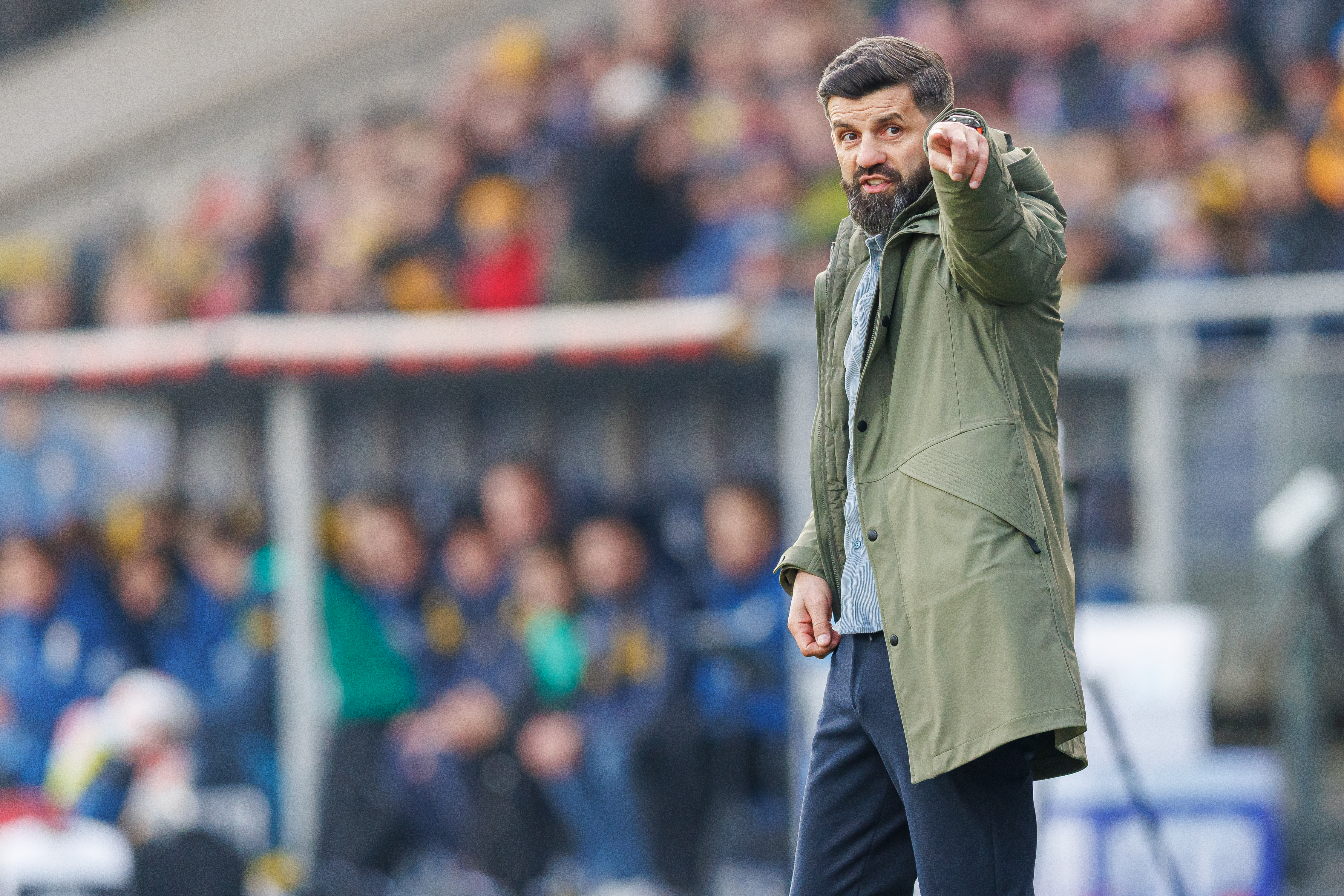 Schalke 04 Tabellenführer: 'Von null auf 100' - Tillmann erklärt Wende