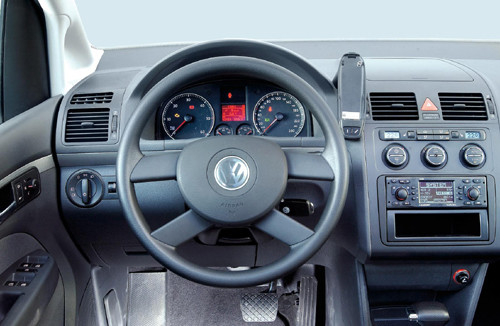 VW Touran 2.0 TDI Trendline - Podnośnik to jego życie
