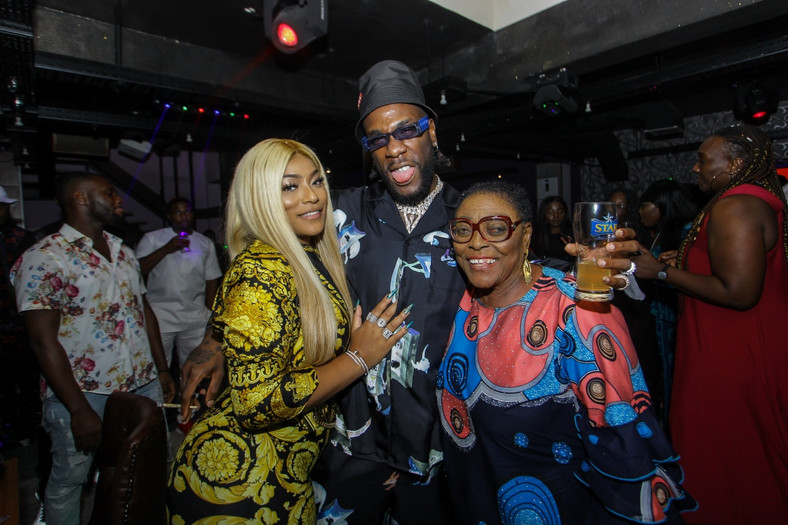 Burna Boy, Stefflon Don chilling with his grand mother [BukiHQ]