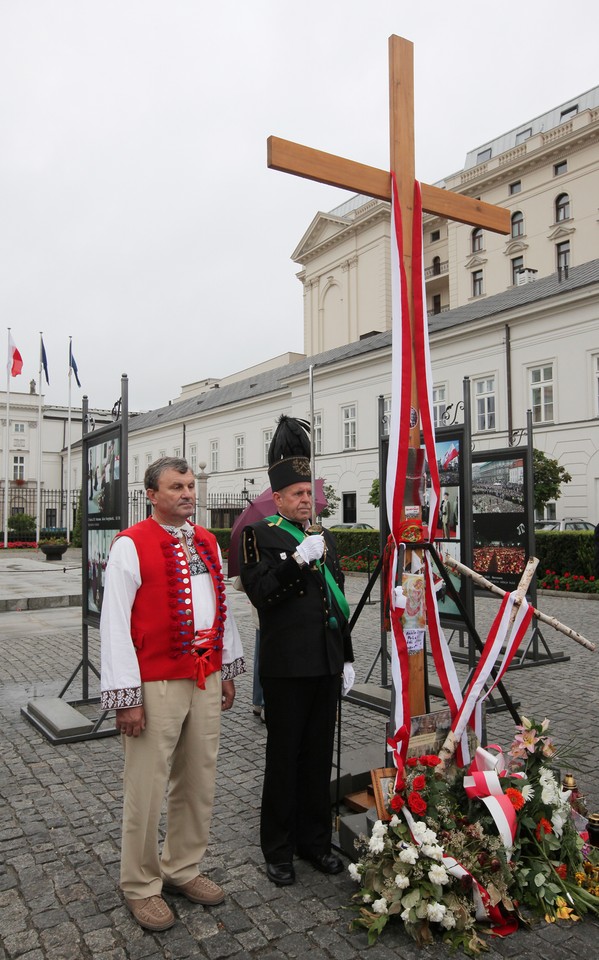 WARSZAWA KRZYŻ PAŁAC PREZYDENCKI WARTA HONOROWA GÓRNICY GÓRA