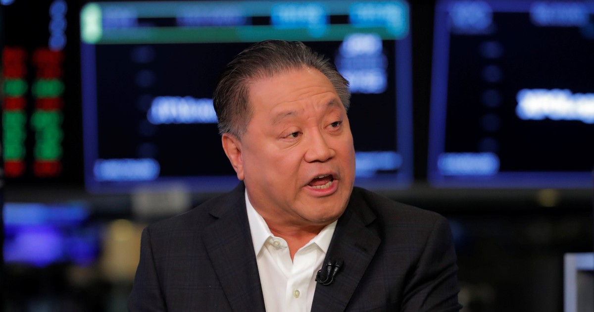 Broadcom lays off VMware employees after closing its $69 billion ...