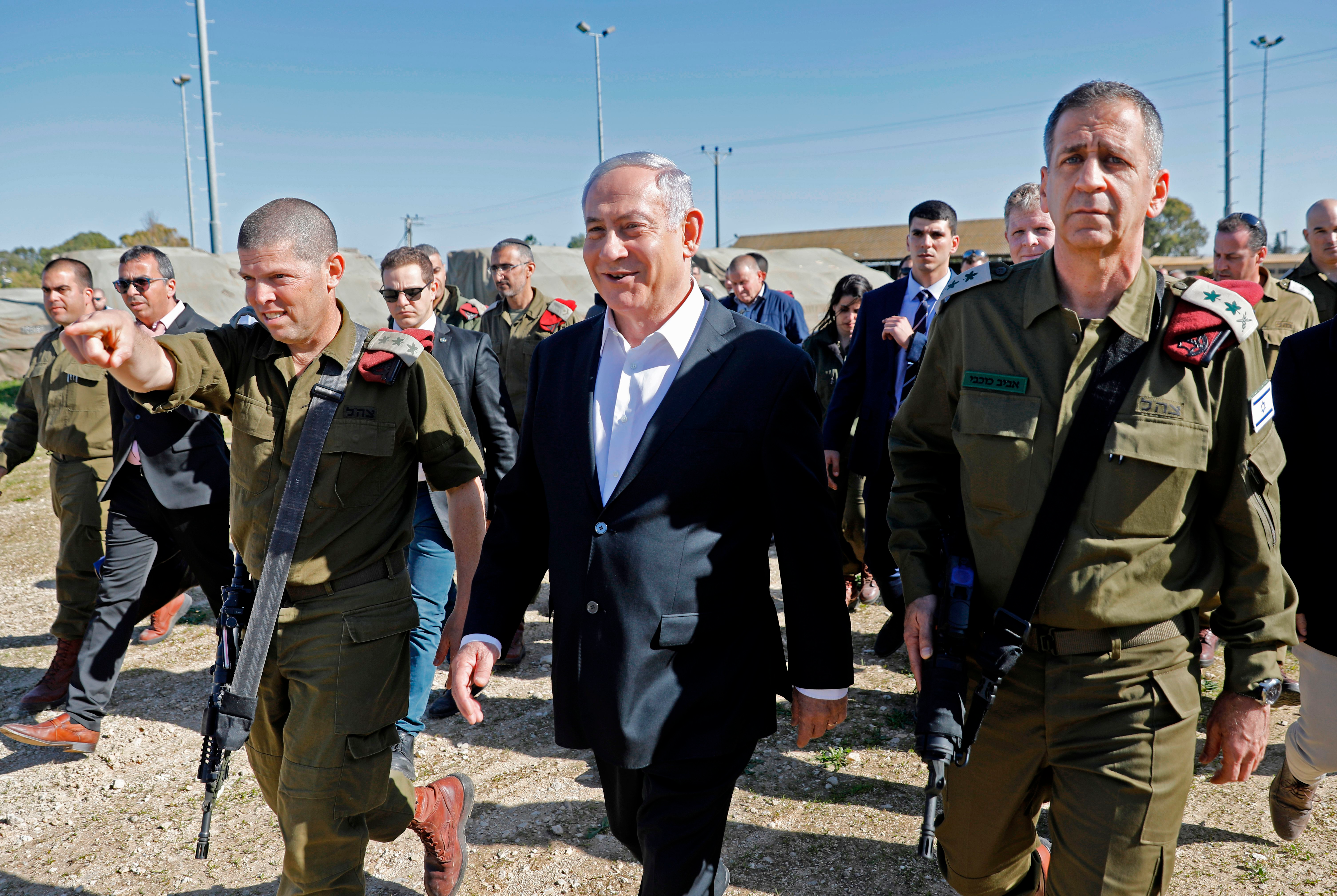 Netanyahu visita brigata ultra-ortodossa: crisi coalizione