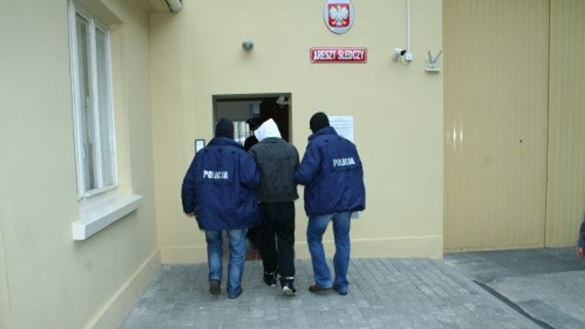 Mężczyznę uprowadzonego miesiąc temu w Poznaniu odnaleźli na terenie województwa kujawsko-pomorskiego policjanci z Poznania. Okazało się, że porwanie było wyreżyserowane, a Rafał S. poszukiwany był do sprawy pobicia ze skutkiem śmiertelnym w Inowrocławiu.