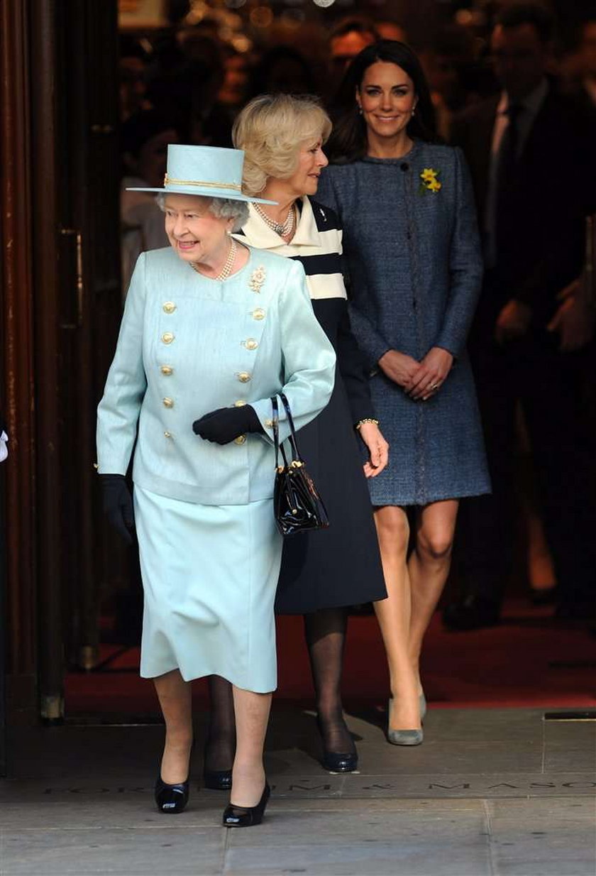 Elżbieta II o księżnej Kate: Głupia, leniwa i próżna