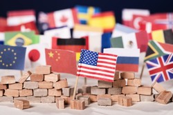 Protekcjonizm w latach 30. XX w. doprowadził do wojny światowej. Do czego doprowadzi teraz? [WYWIAD]