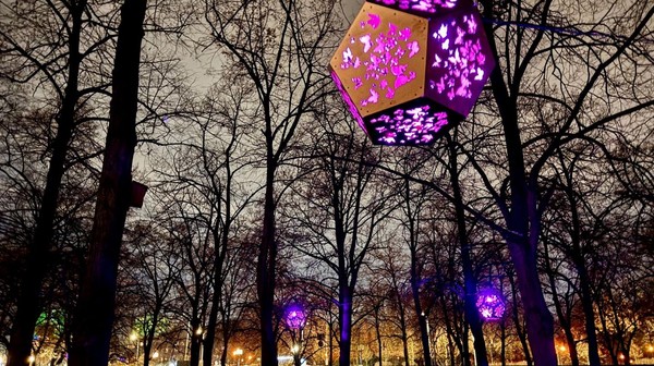 Zapraszamy do podziwiania świątecznej Warszawy od strony wody. Rejsy odbywają się we wszystkie grudniowe soboty w godzinach 14.00–16.00