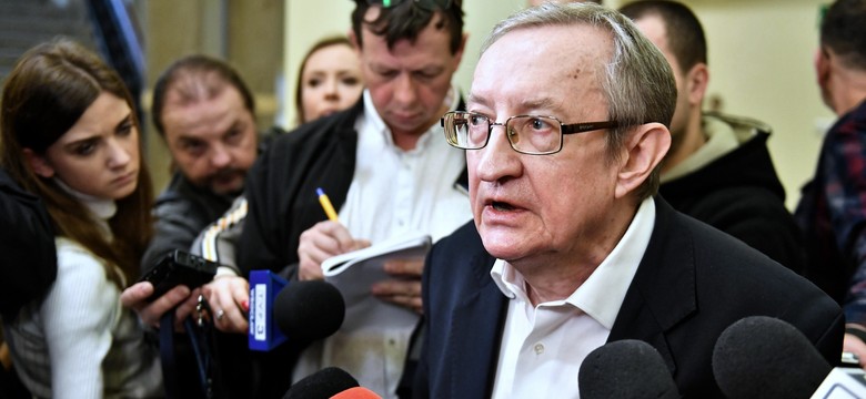 Sąd wstrzymał wykonanie kary dla Józefa Piniora. Złożono specjalny WNIOSEK