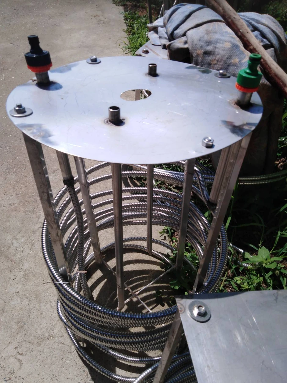 Umesto skupih čilera, napravljena je spirala za uređaj za mešanje grožđanog soka