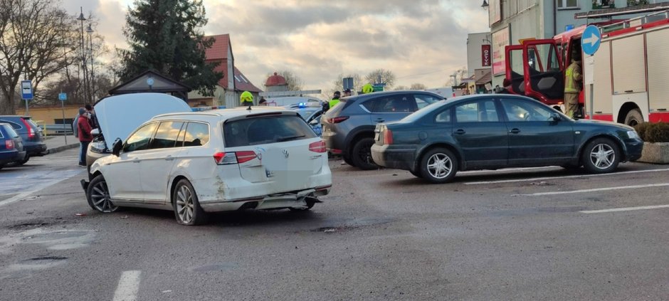 Rozbite samochody i policyjny pościg. Mogło dojść do tragedii w Złocieńcu