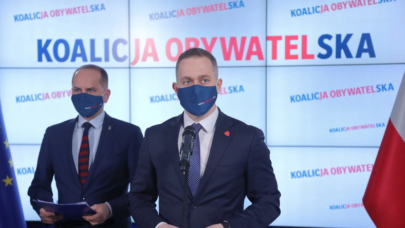 Szef KP KO Cezary Tomczyk (P) oraz poseł Koalicji Obywatelskiej Michał Szczerba (L)