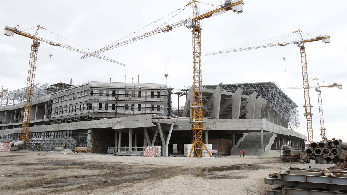 Stadion we Lwowie, który będzie jedną z aren Euro 2012, jest gotowy w 70 procentach, a prace toczą się zgodnie z harmonogramem. Informację tę przekazał dyrektor departamentu ds. Euro 2012 Lwowskiej Obwodowej Administracji Państwowej, Mykoła Bodnarczuk.