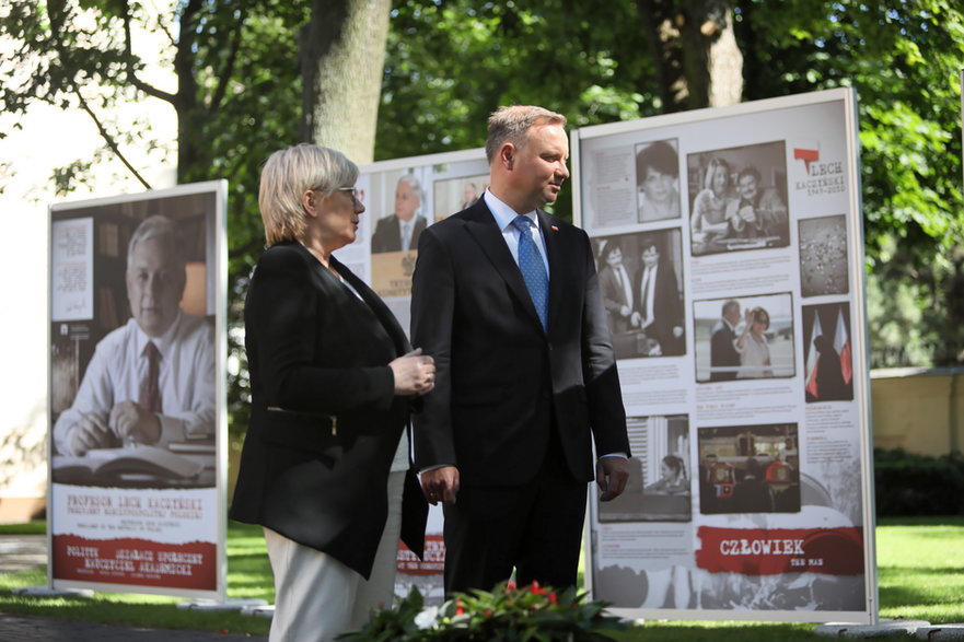 Prezydent RP Andrzej Duda (P) i prezes TK Julia Przyłębska (L)