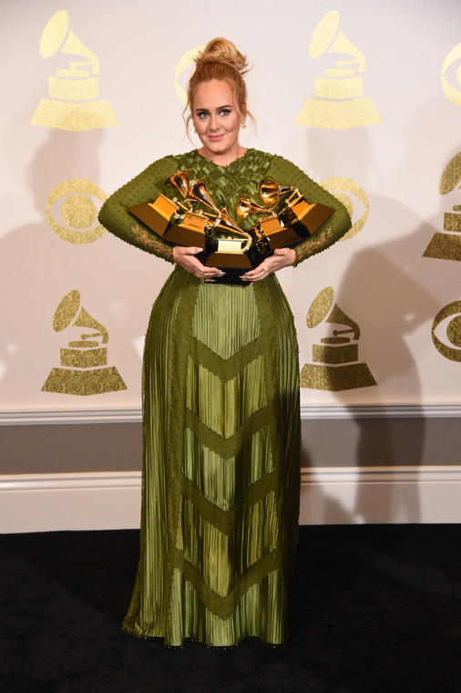 Adele dziękując za nagrody Grammy, głośno powiedziała, że nie kocha swojego ojca