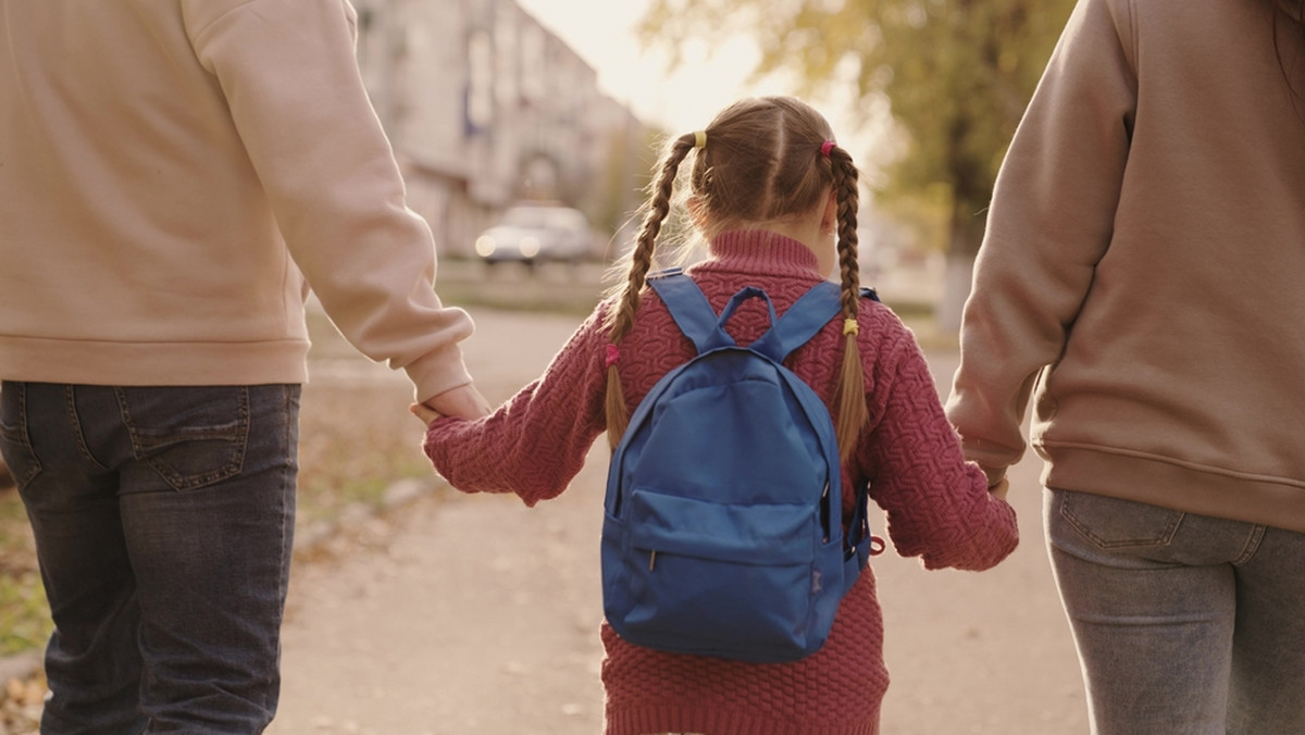 Trzydziestolatki odchodzą od Kościoła? Nie chrzczą dzieci, wypisuą z religii