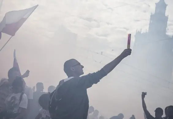 Wolę płonące race niż niepamięć. Nie przeszkadzają mi głośne obchody godziny W