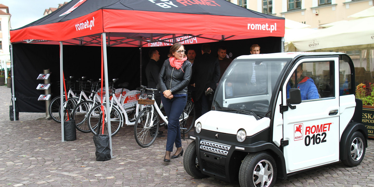 Elektryczny samochodzik Rometu będzie można poczyczyć na stacji z rowerami